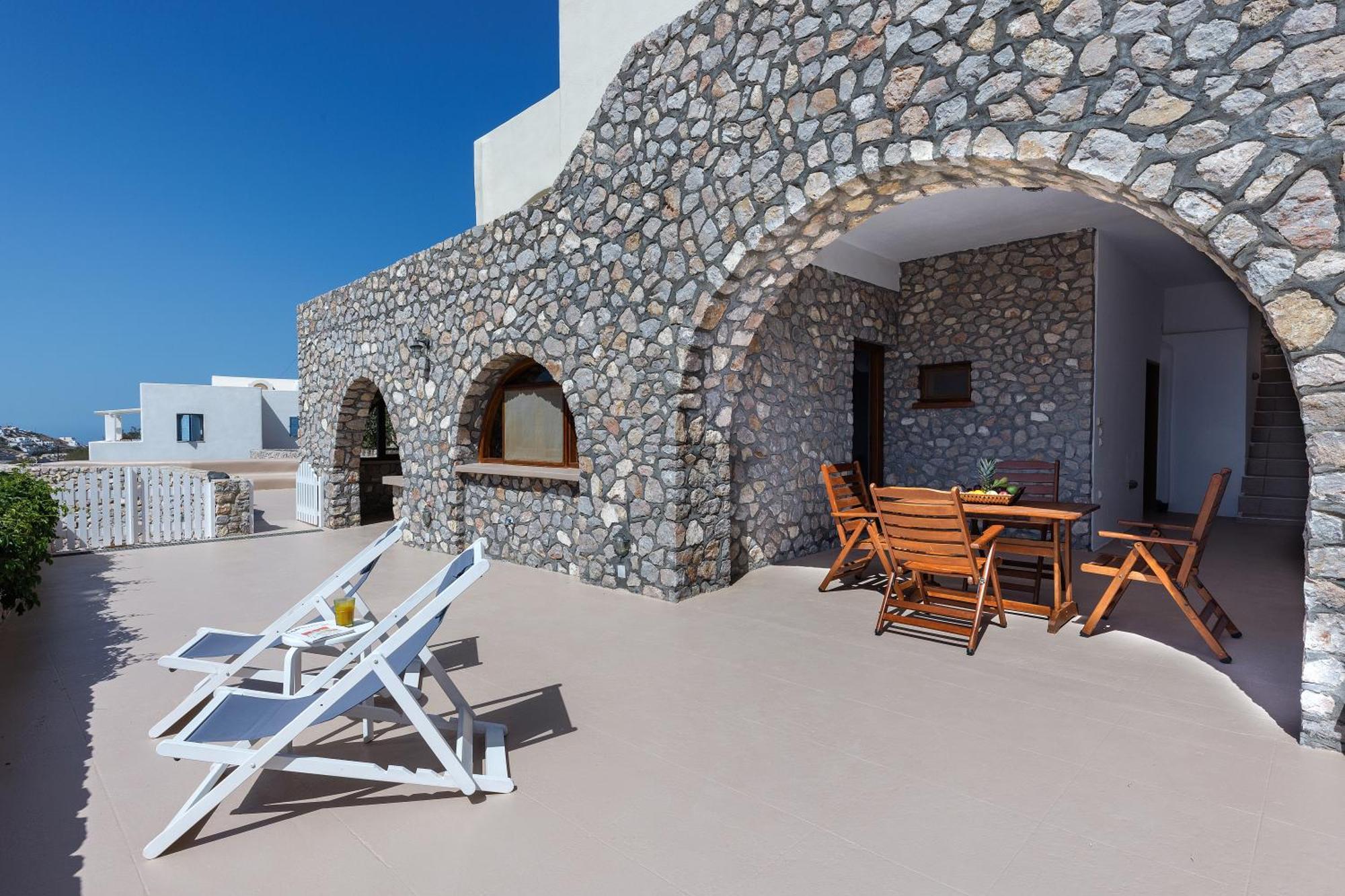 Zatrikion Santorini Villas Pyrgos Kallistis Bagian luar foto