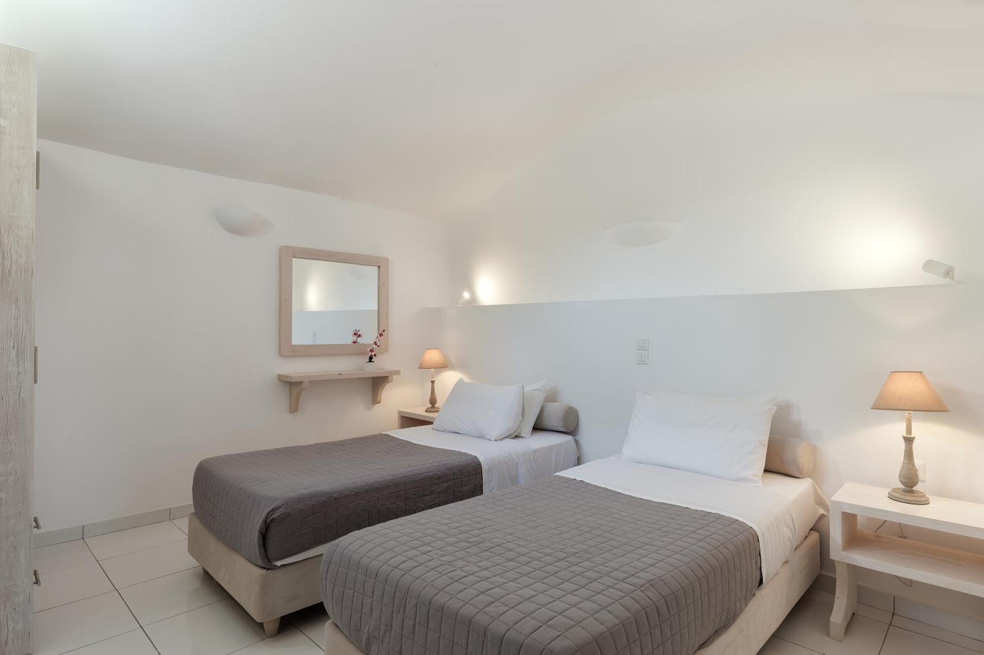 Zatrikion Santorini Villas Pyrgos Kallistis Bagian luar foto