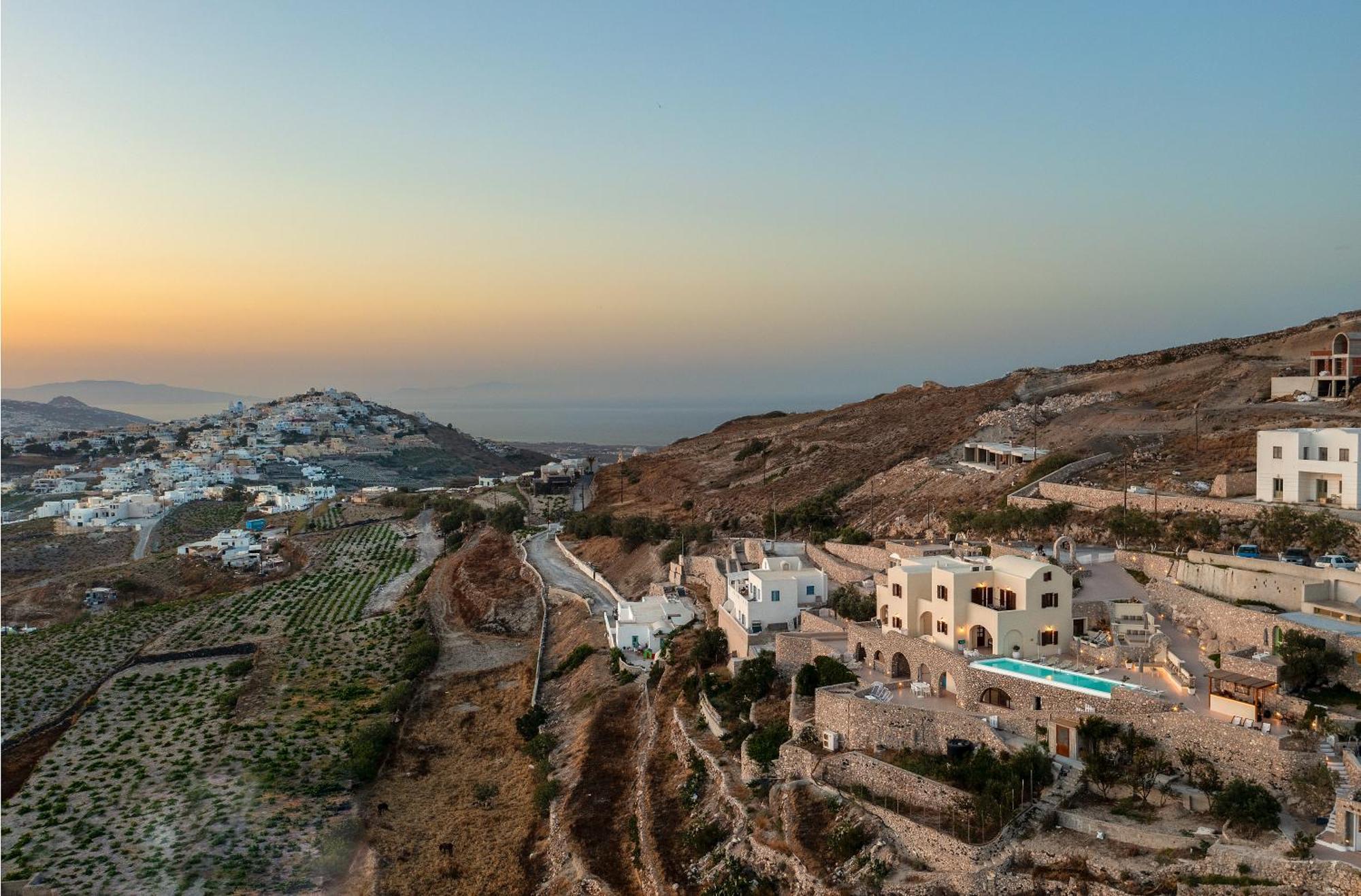Zatrikion Santorini Villas Pyrgos Kallistis Bagian luar foto