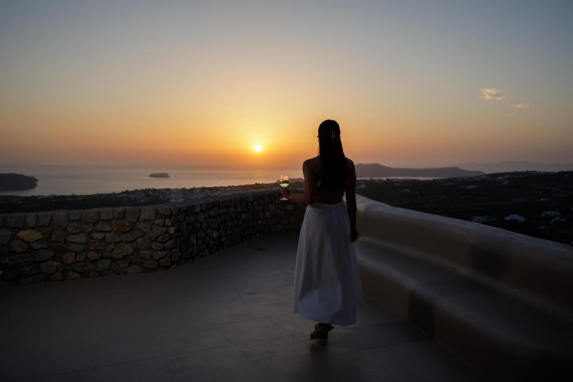 Zatrikion Santorini Villas Pyrgos Kallistis Bagian luar foto